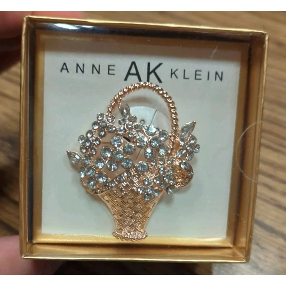New Anne Klein Bouquet Of Rhinestone Rose Gold Tone Metal Brooch Pin So Pretty!